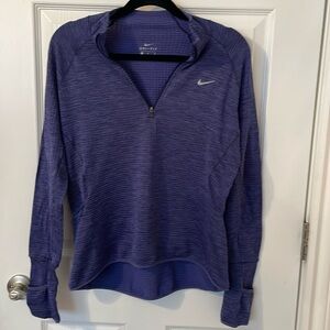 Nike active top